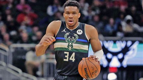 Suns vs. Bucks prediction, odds, line, spread: 2022 NBA picks, March 6.